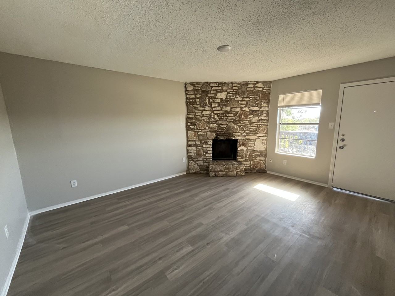 606 Bracewood Cir #C - Photo 4 of 5
