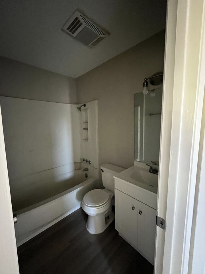 606 Bracewood Cir #C - Photo 5 of 5