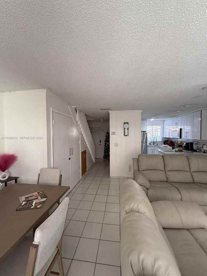 8084 Nw 10th St #4 - Photo 4 of 27