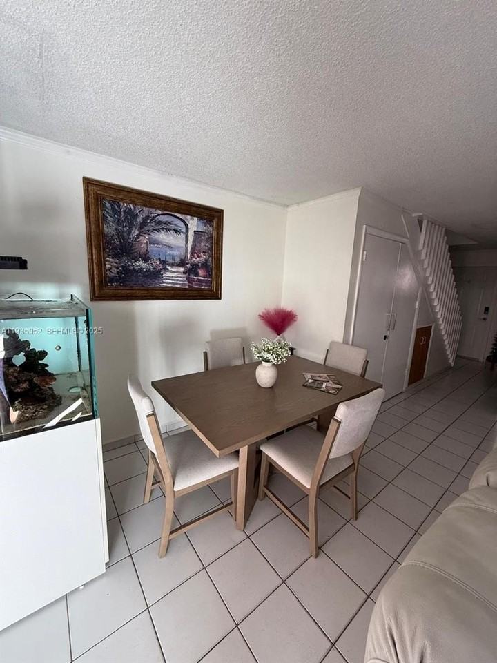 8084 Nw 10th St #4 - Photo 5 of 27