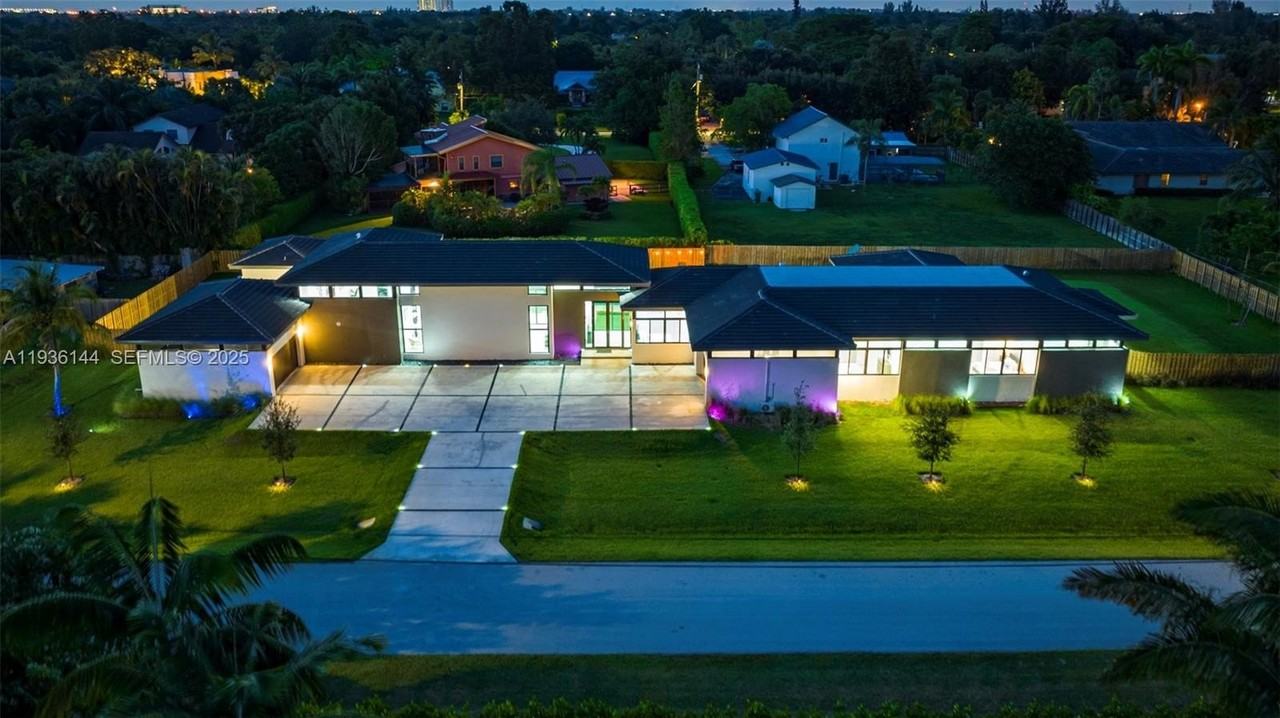 11911 Nw 2nd St - Photo 5 of 50