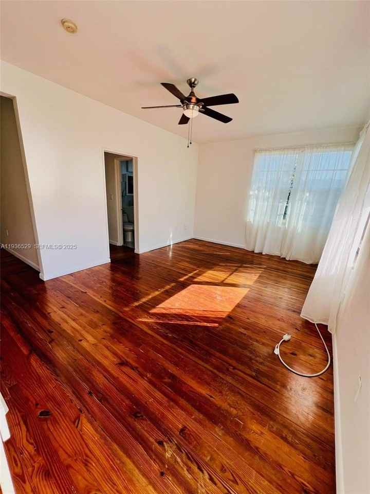 1606 Jefferson Ave #8 - Photo 3 of 18