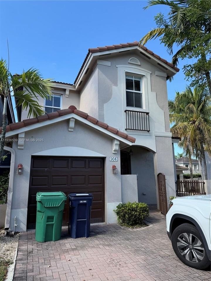 904 Sw 154th Path #0 - Photo 2 of 18