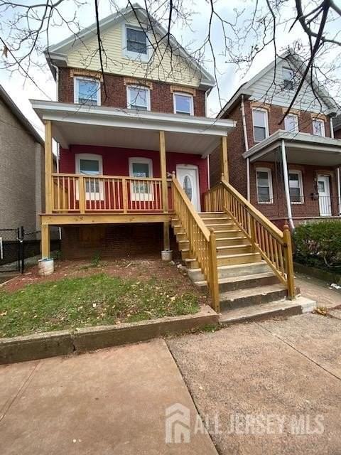 310 Somerset St - Photo 2 of 8