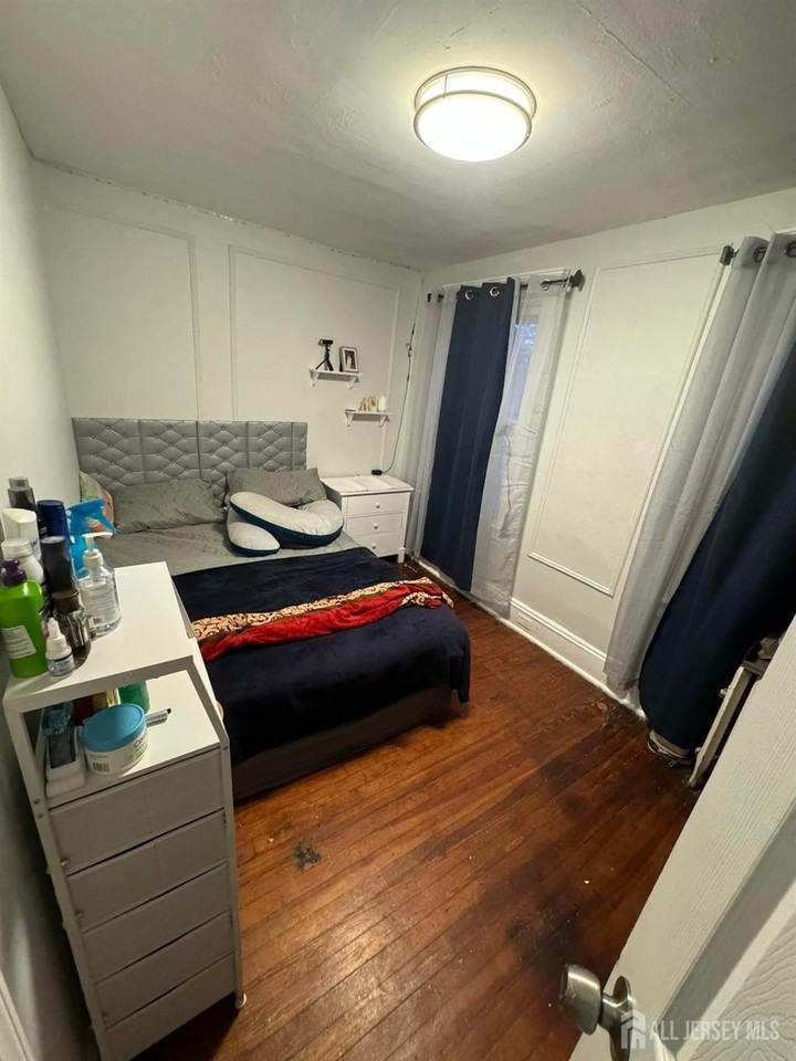 116 Woodbridge Ave - Photo 2 of 6