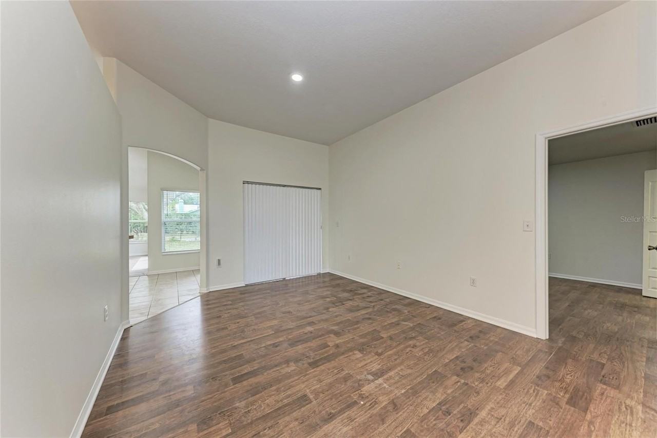 3219 58th Ter E - Photo 7 of 40