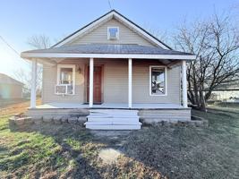 featured image of 114 Oak St #1