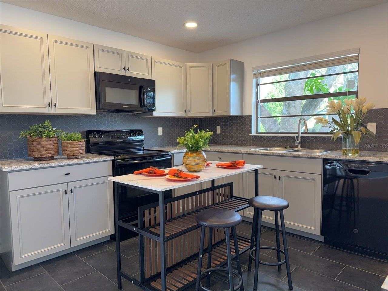 2 N Shine Ave - Photo 6 of 25