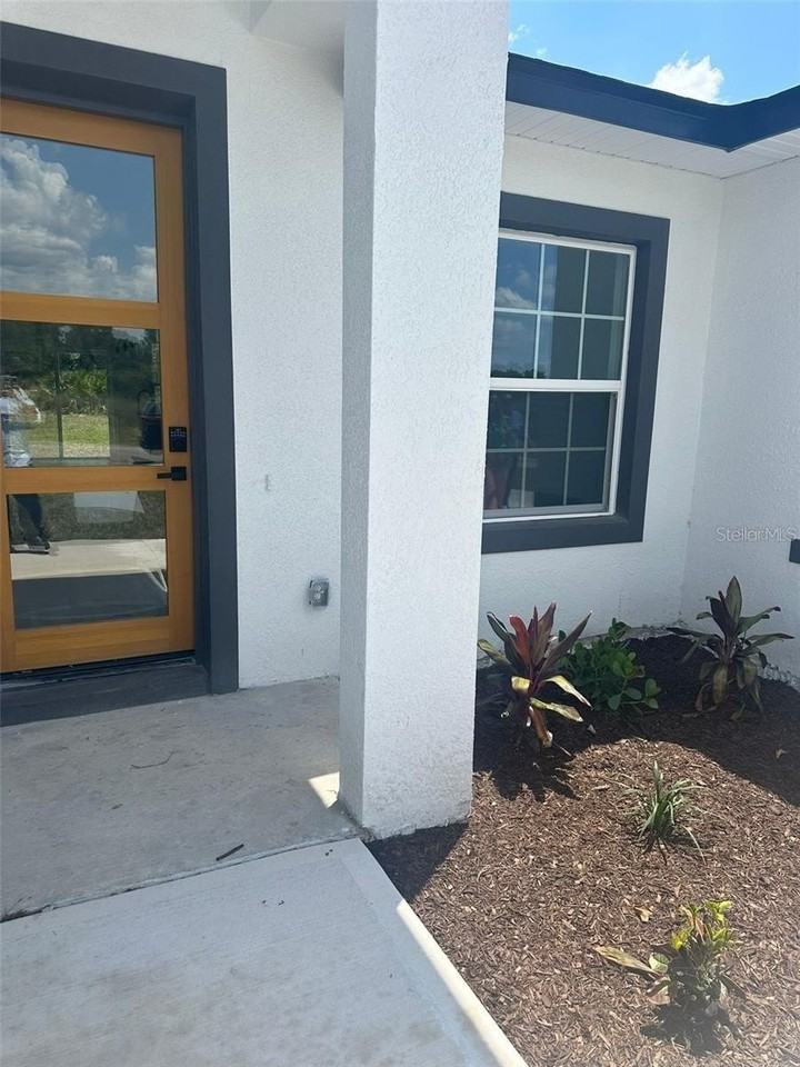 5842 Sw 154th Lane Rd - Photo 2 of 18