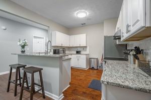 featured image of Creekview Dr