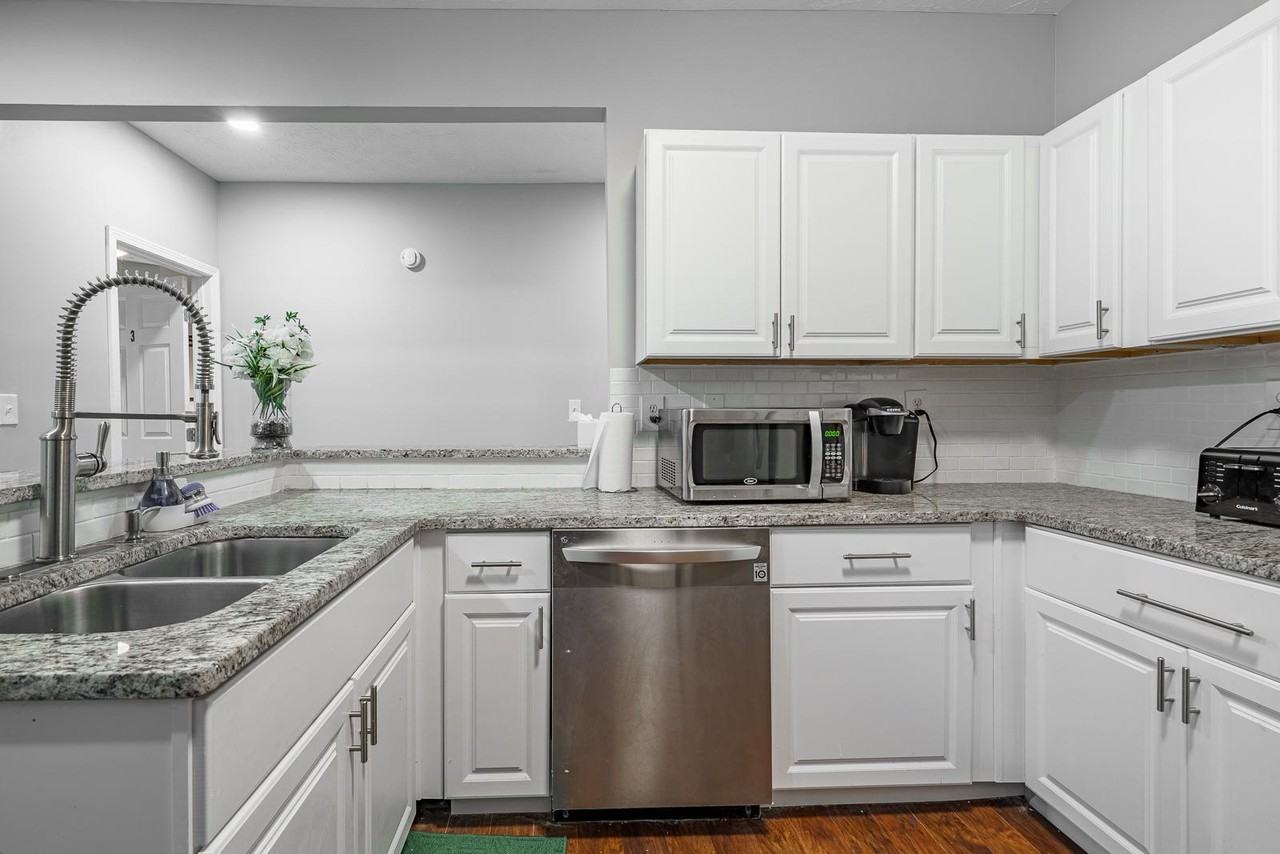 Creekview Dr - Photo 2 of 21