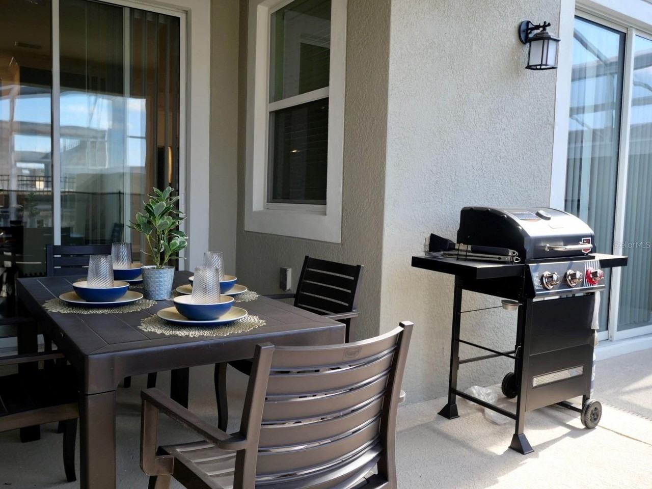 956 Leader St - Photo 4 of 13