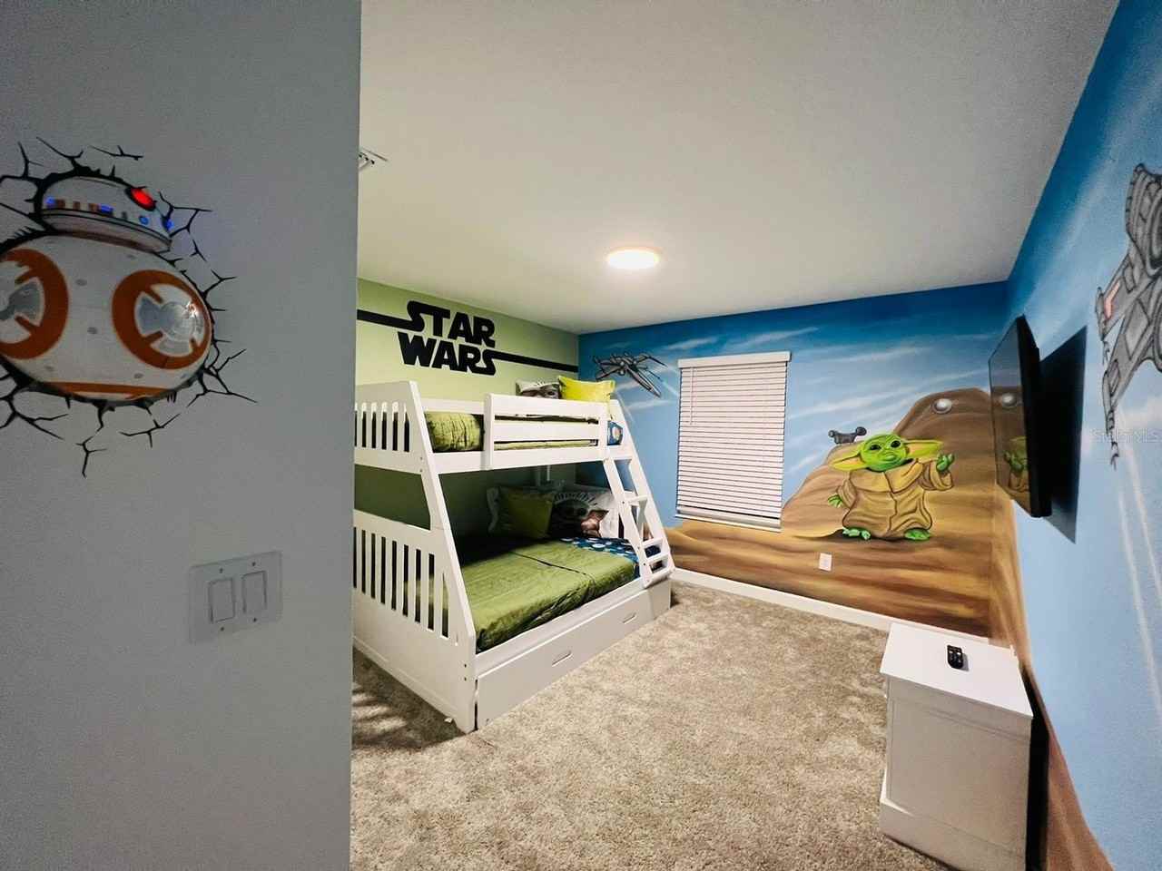 956 Leader St - Photo 5 of 13