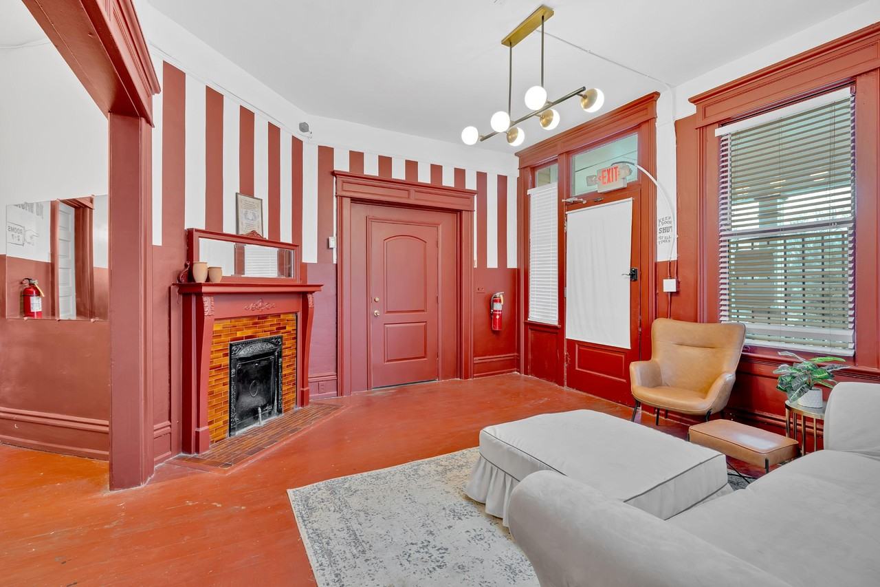 Washington St Sw - Photo 3 of 19