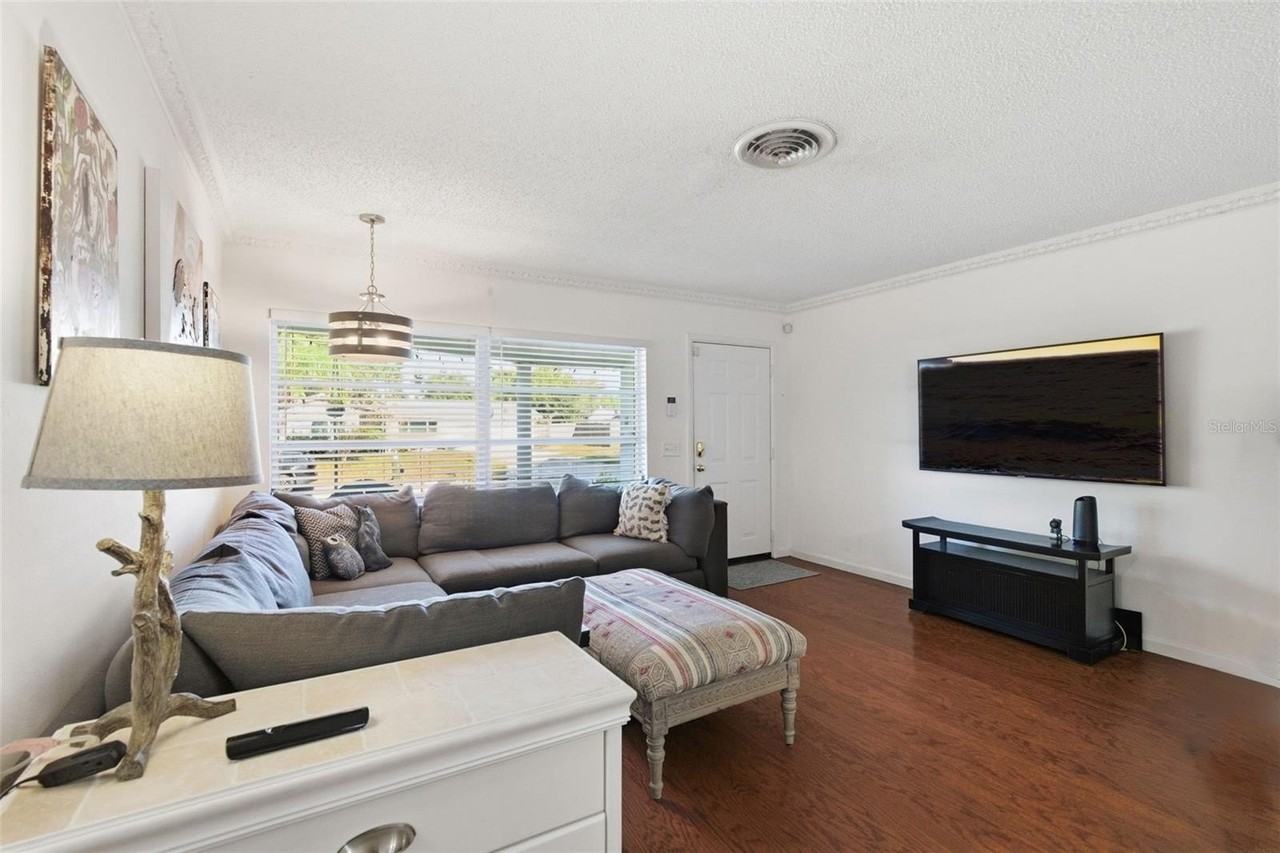 2039 Pine Ridge Dr - Photo 6 of 35