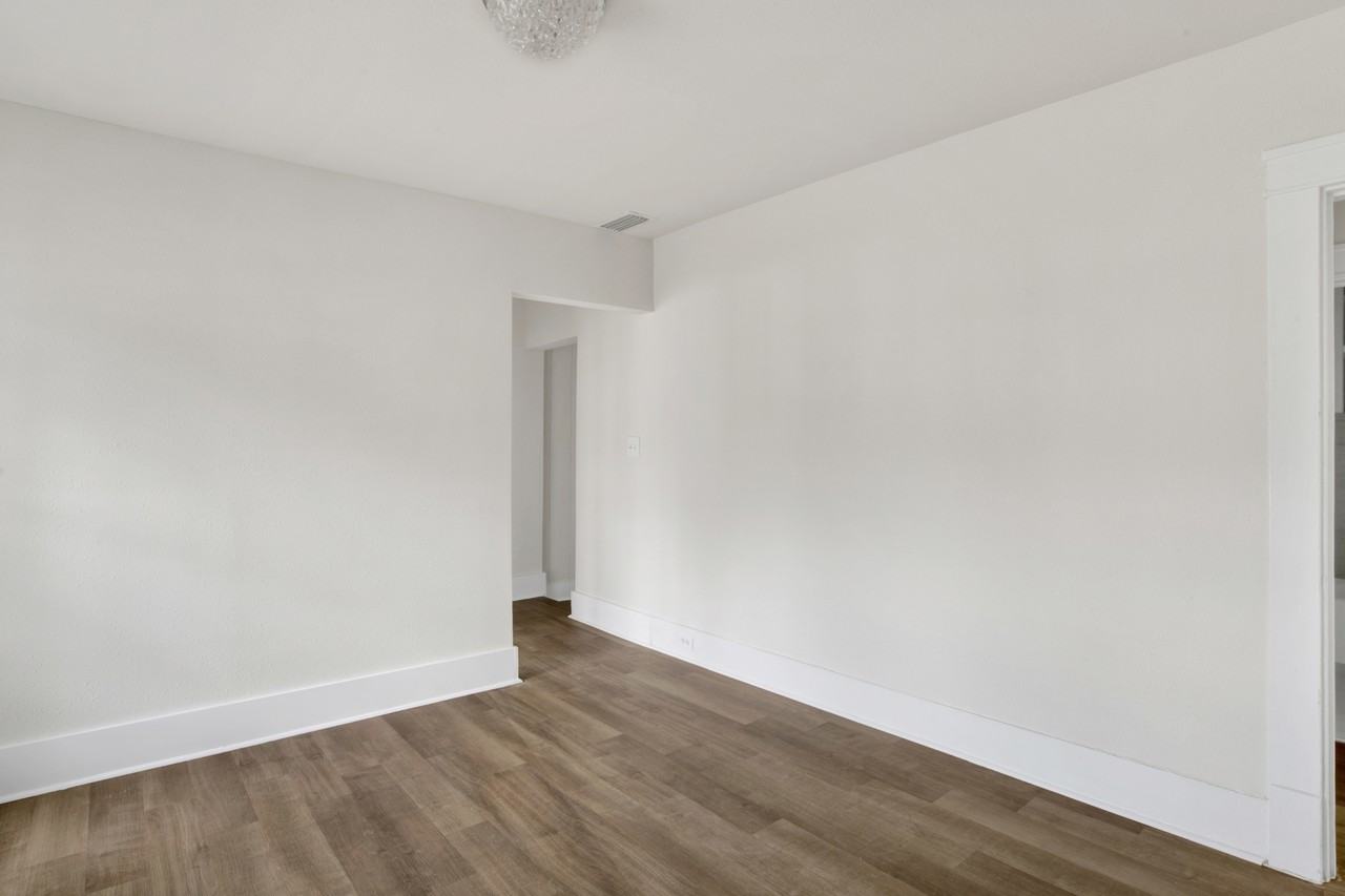 1009 Miami St #1 - Photo 2 of 10