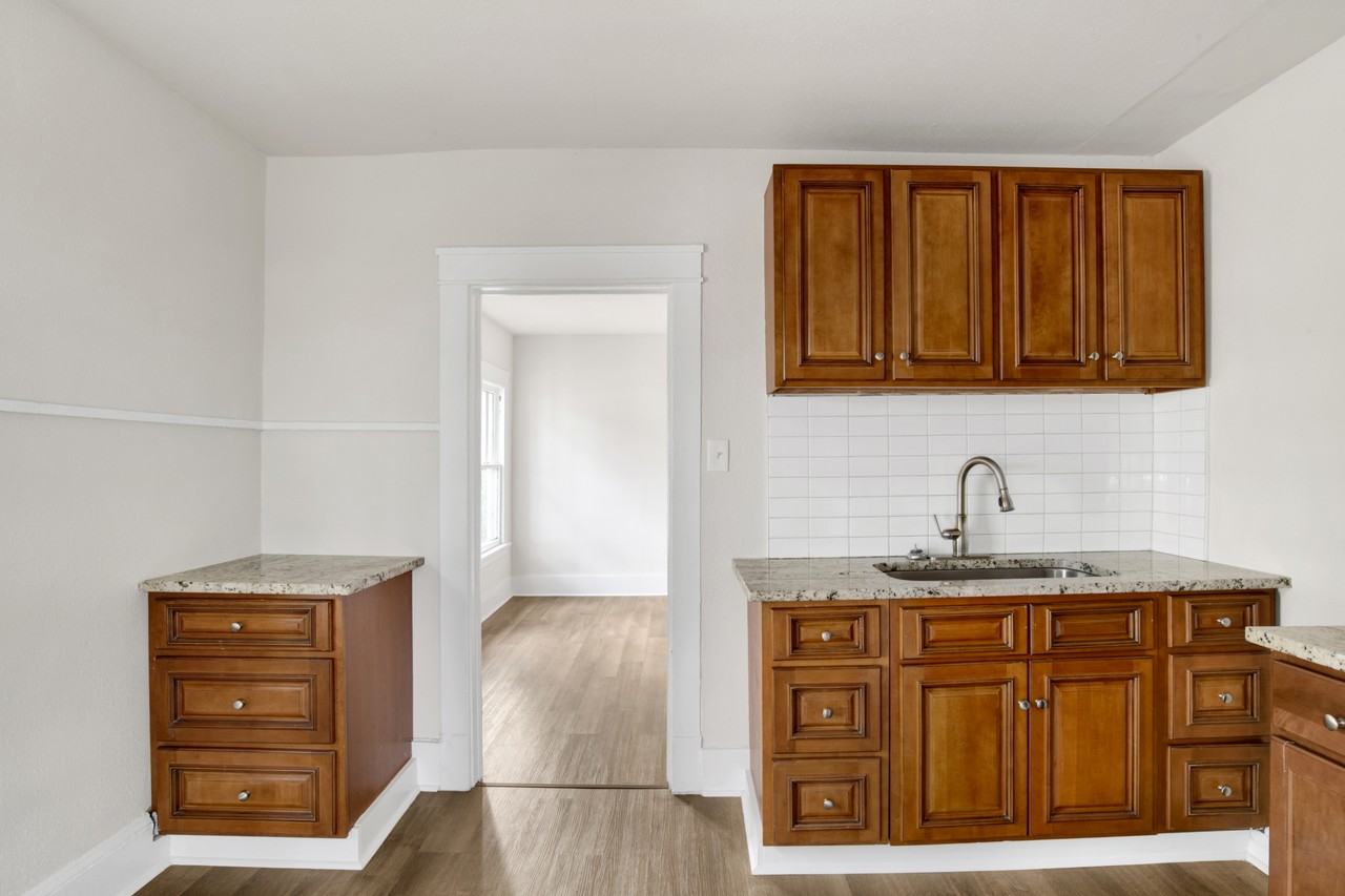 1009 Miami St #1 - Photo 5 of 10