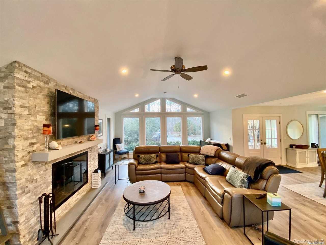 1265 Brigantine Dr - Photo 6 of 17