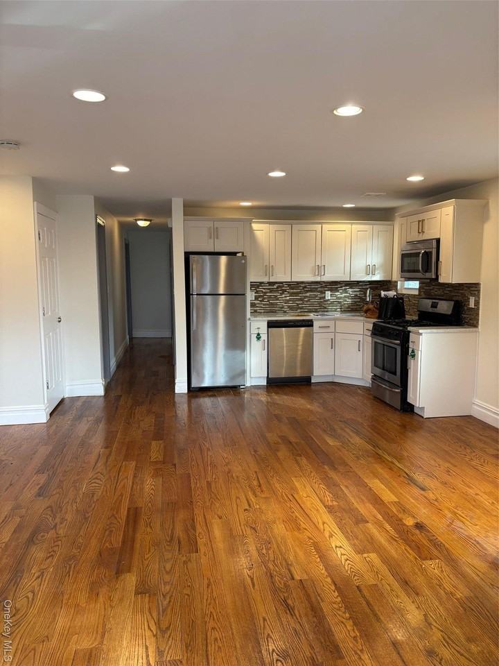 4326 Wilder Ave - Photo 2 of 7