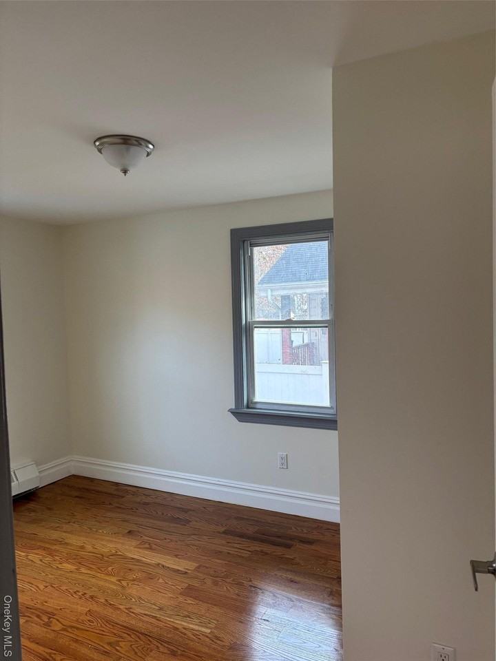 4326 Wilder Ave - Photo 6 of 7