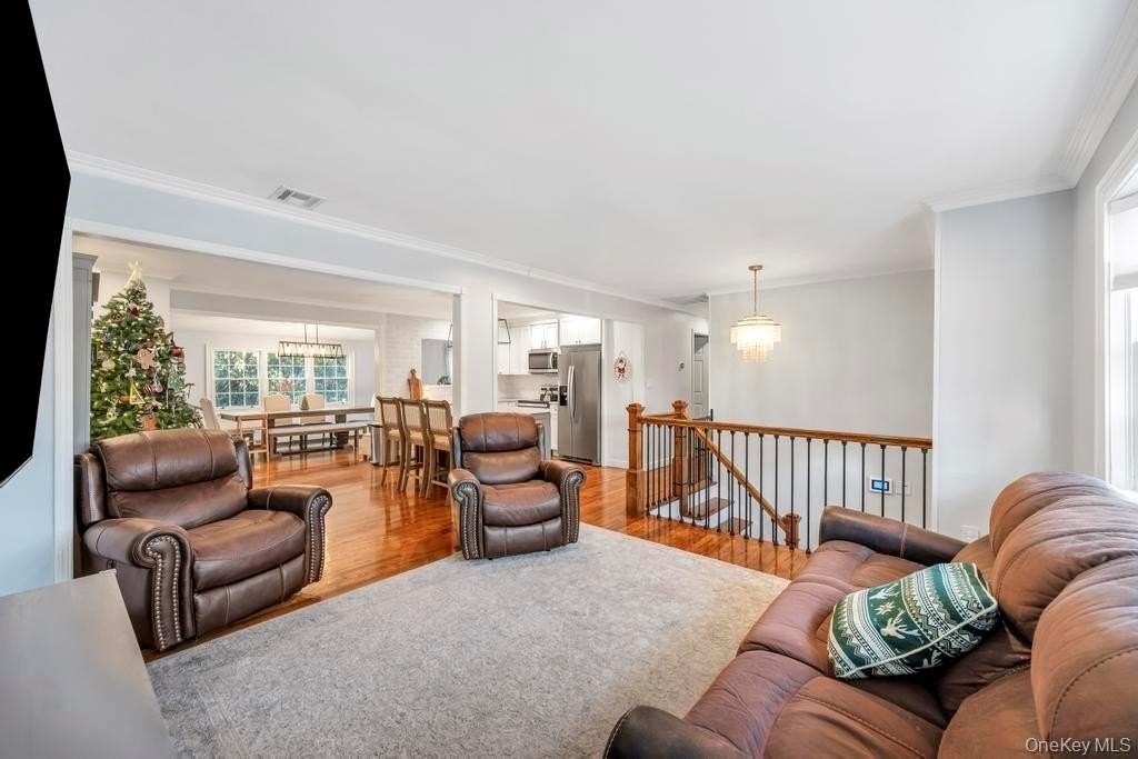 62 Forest Ave - Photo 7 of 30