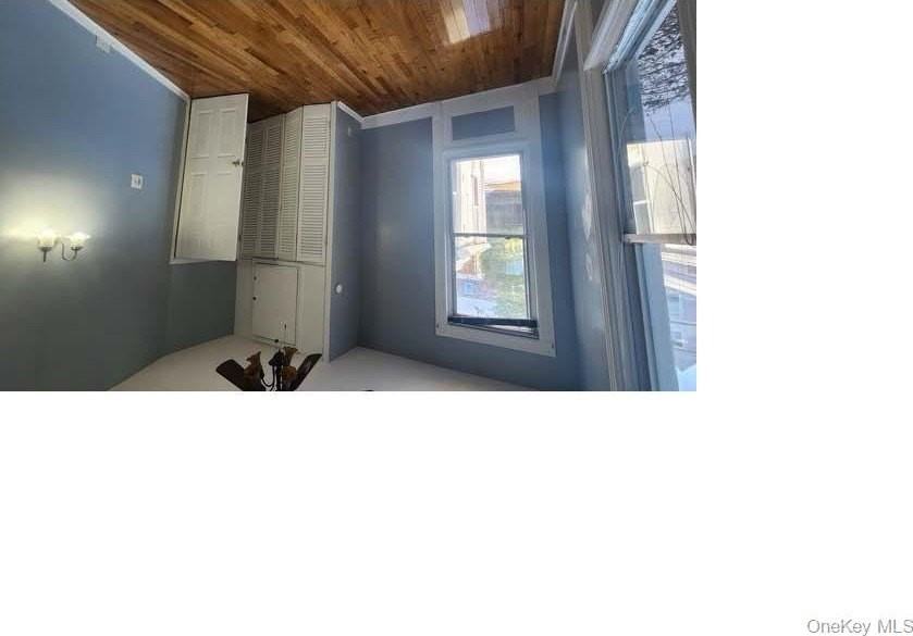 638 S 6th Ave Apt 1 - Photo 2 of 6