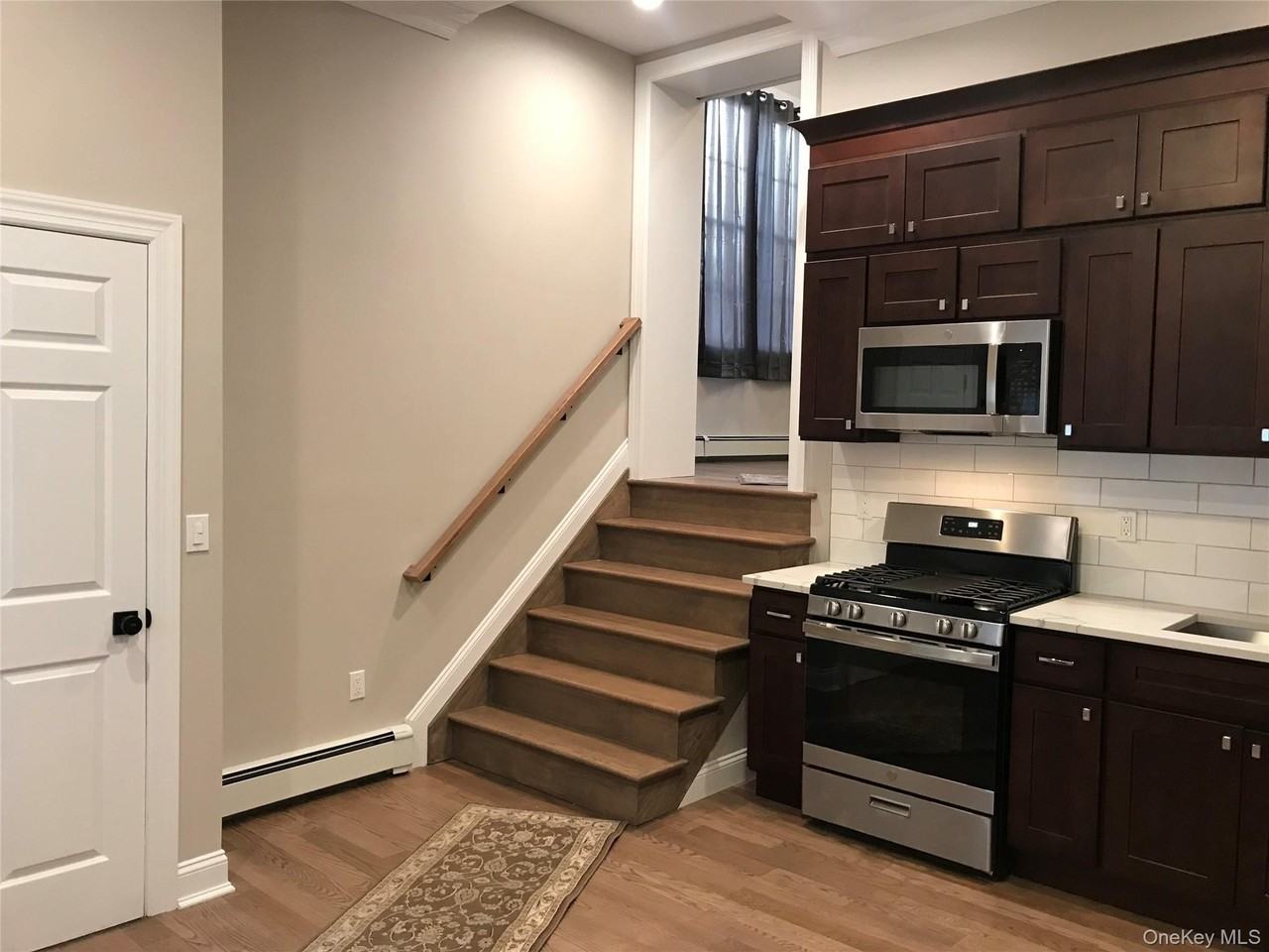 251 Main St - Photo 3 of 11