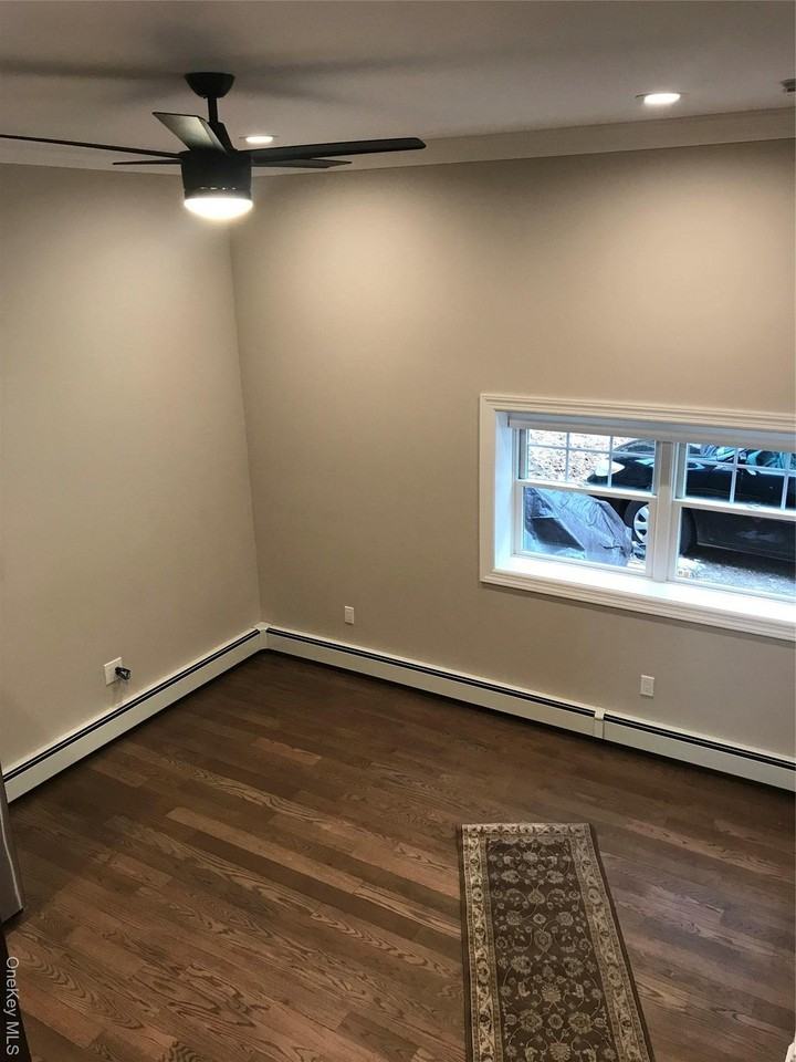 251 Main St - Photo 4 of 11