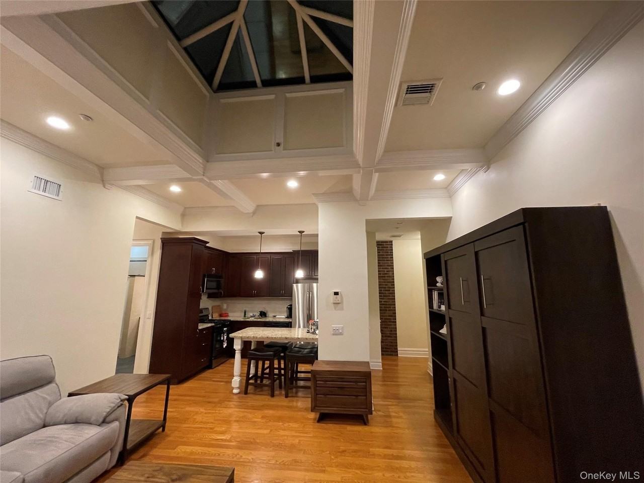 377 New York Ave Unit C #C - Photo 3 of 10