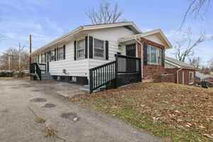 featured image of 3337 Houston St #1