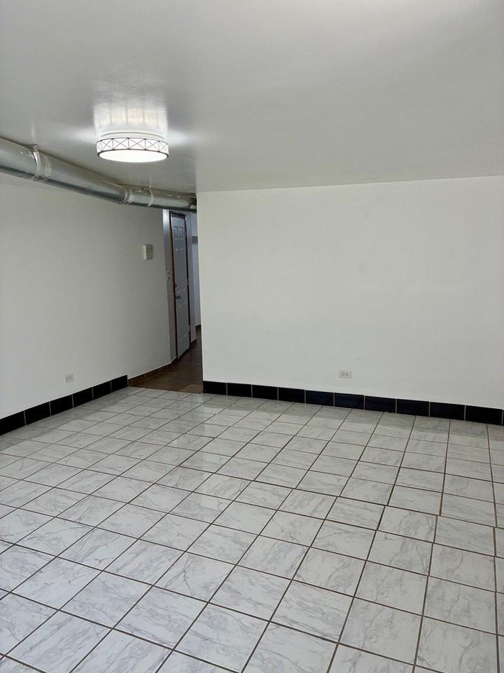 1111 N Leclaire Ave Unit B #B - Photo 5 of 11