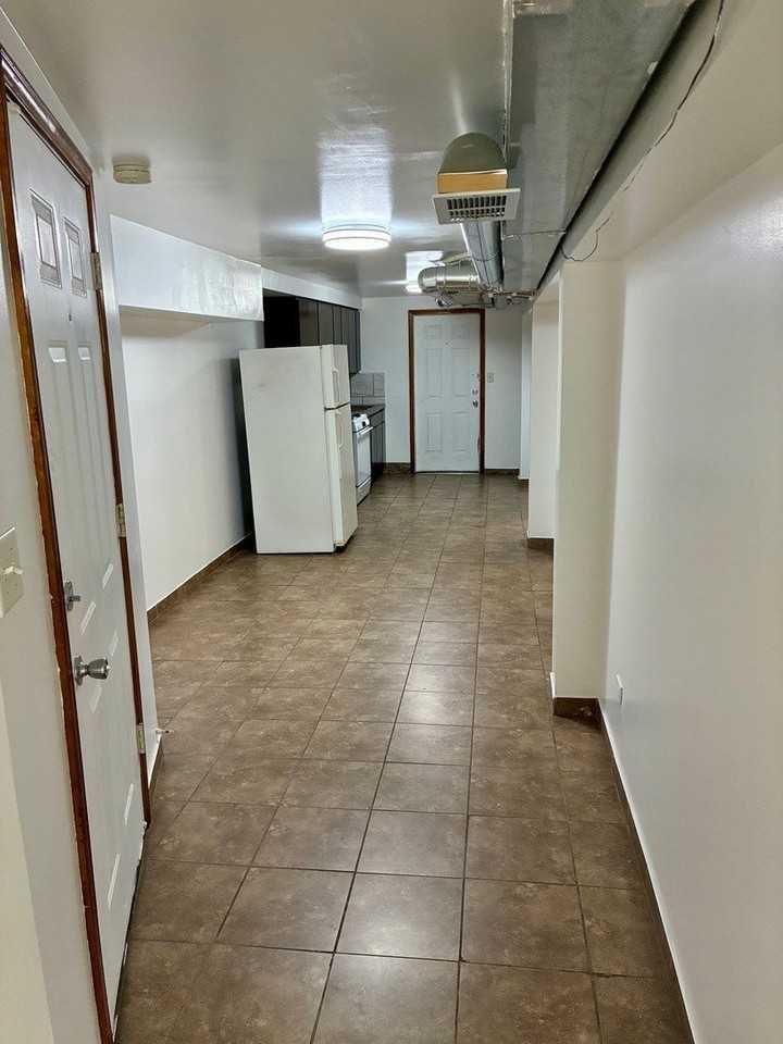 1111 N Leclaire Ave Unit B #B - Photo 6 of 11