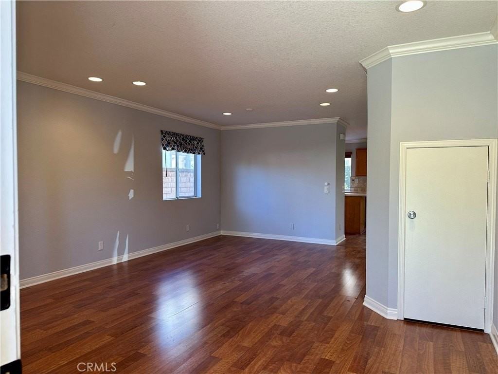 2505 San Simon St - Photo 4 of 35