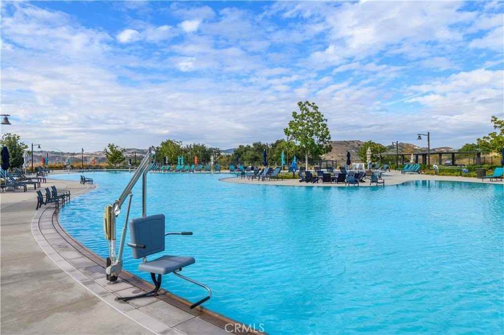 2261 Horseback Rd - Photo 6 of 20