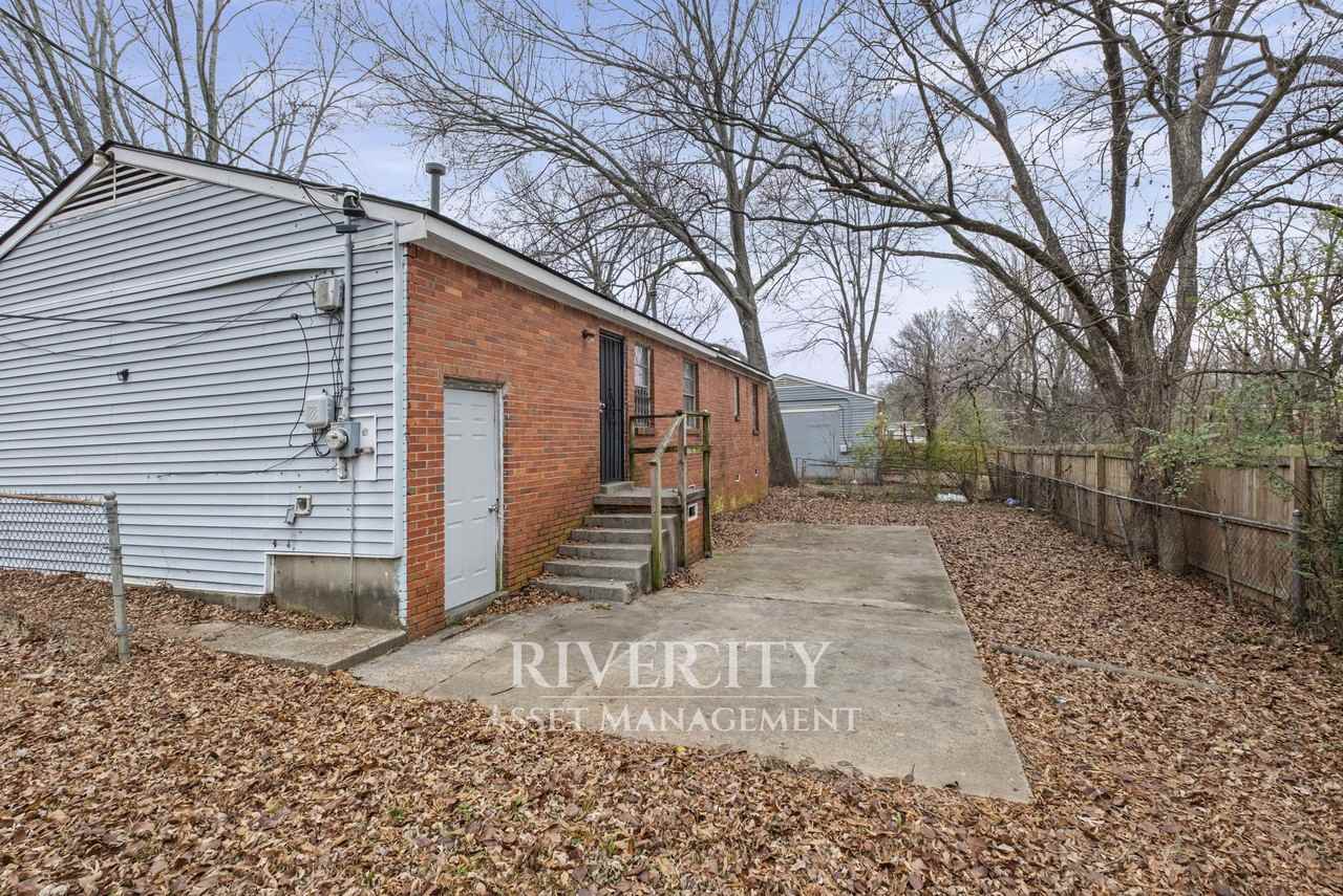 3592 Suzanne Dr #1 - Photo 3 of 16