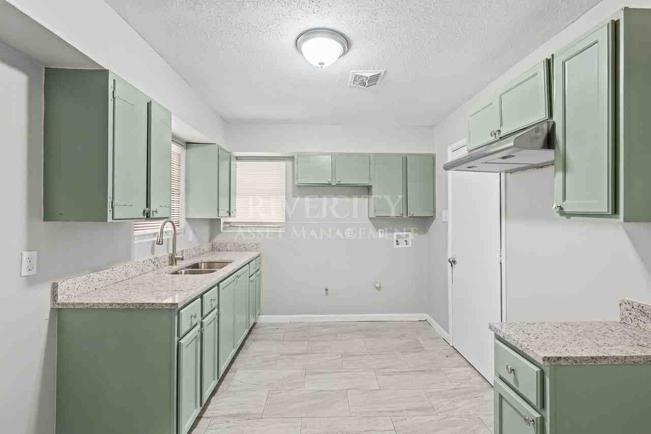 1694 Claire Ave #1 - Photo 7 of 14