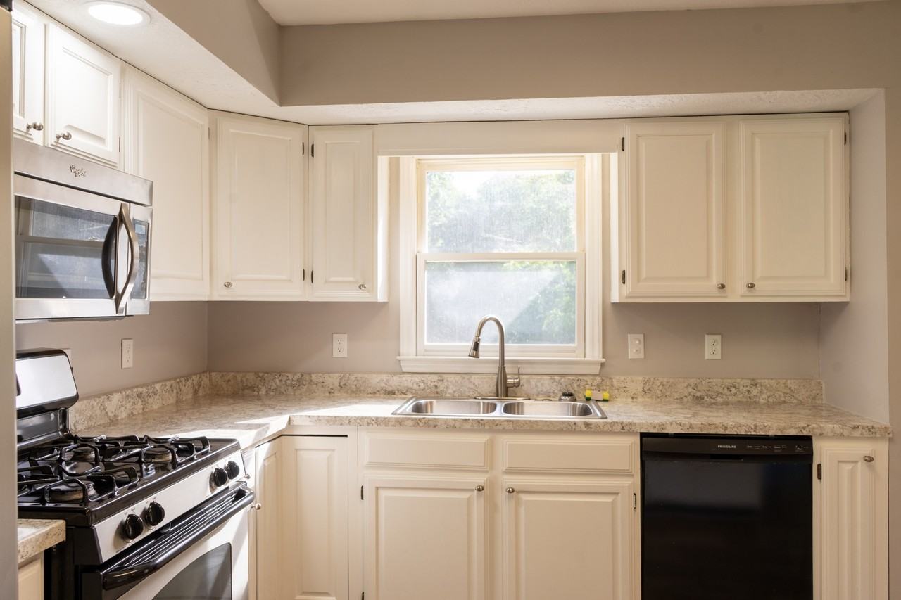 4520 Ventura Dr #1 - Photo 3 of 34