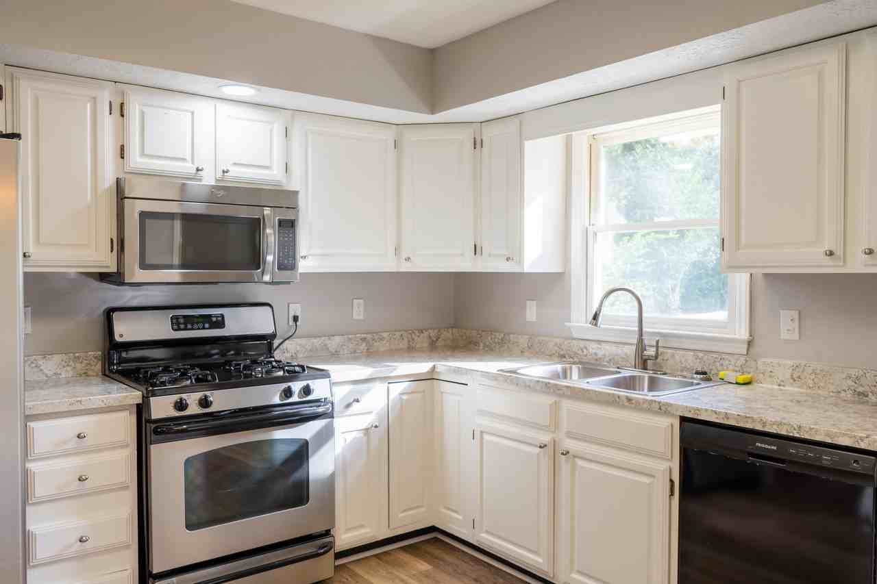 4520 Ventura Dr #1 - Photo 4 of 34