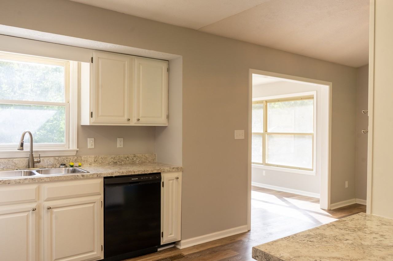 4520 Ventura Dr #1 - Photo 5 of 34