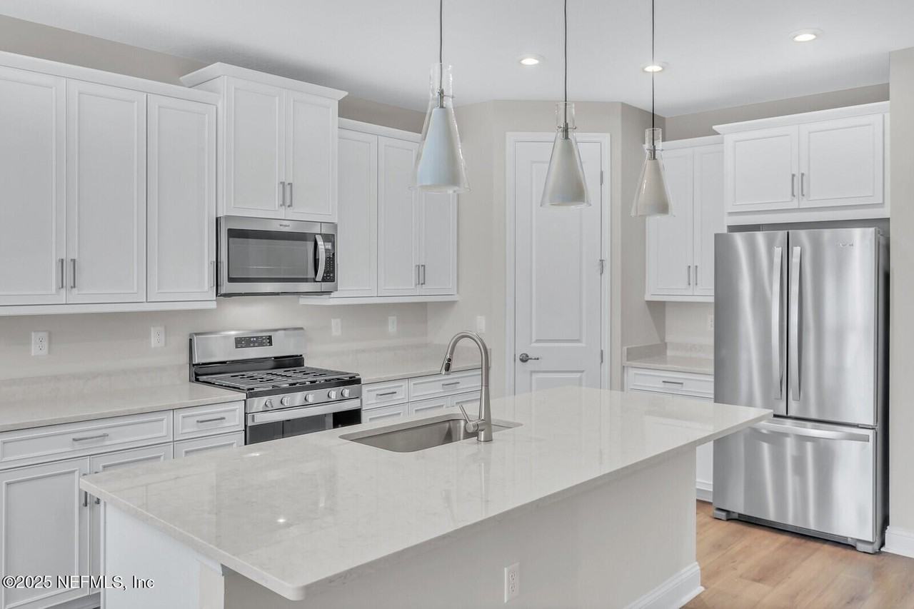 101 Silkgrass Pl - Photo 3 of 23