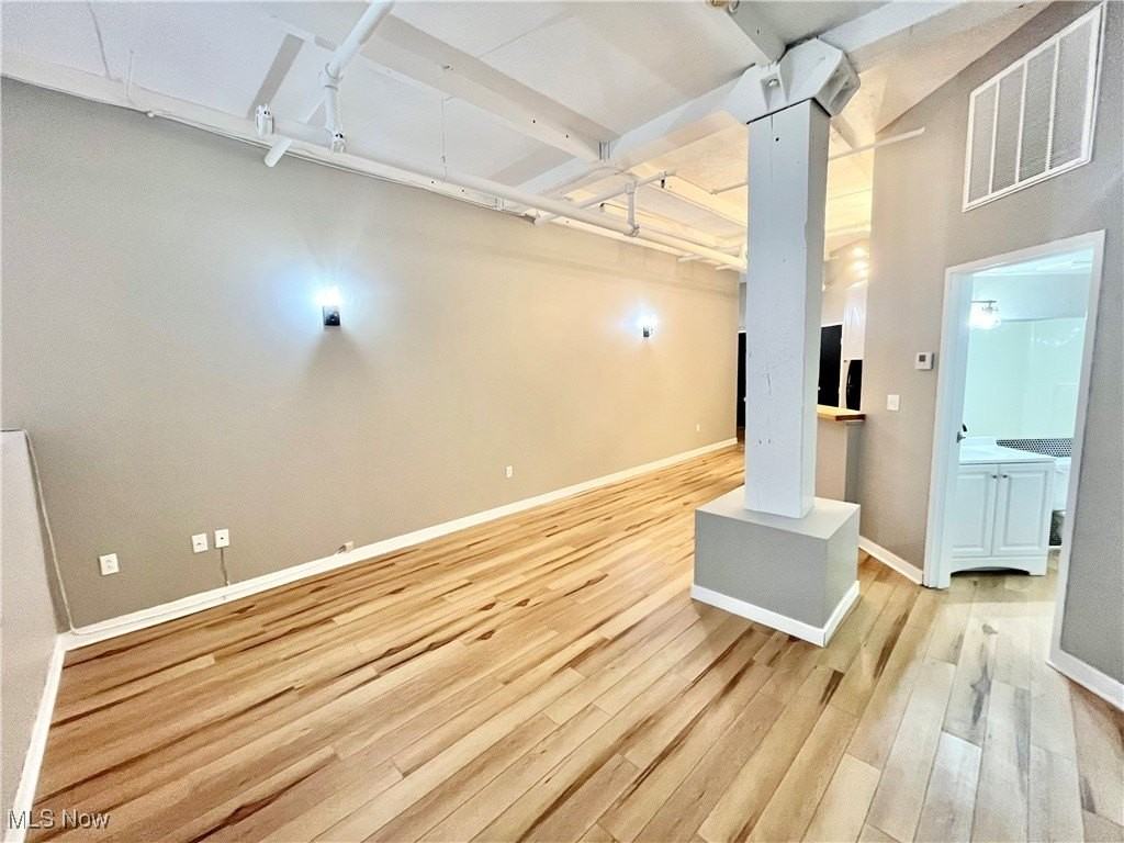 1133 W 9th St Apt 117 #117 - Photo 3 of 11