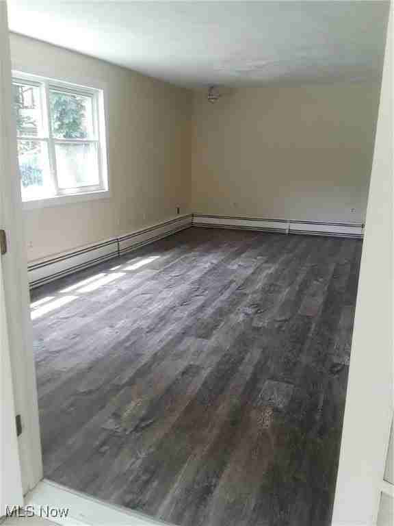 383 Aqueduct St - Photo 3 of 8