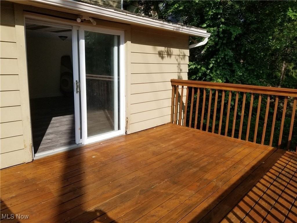 383 Aqueduct St - Photo 7 of 8