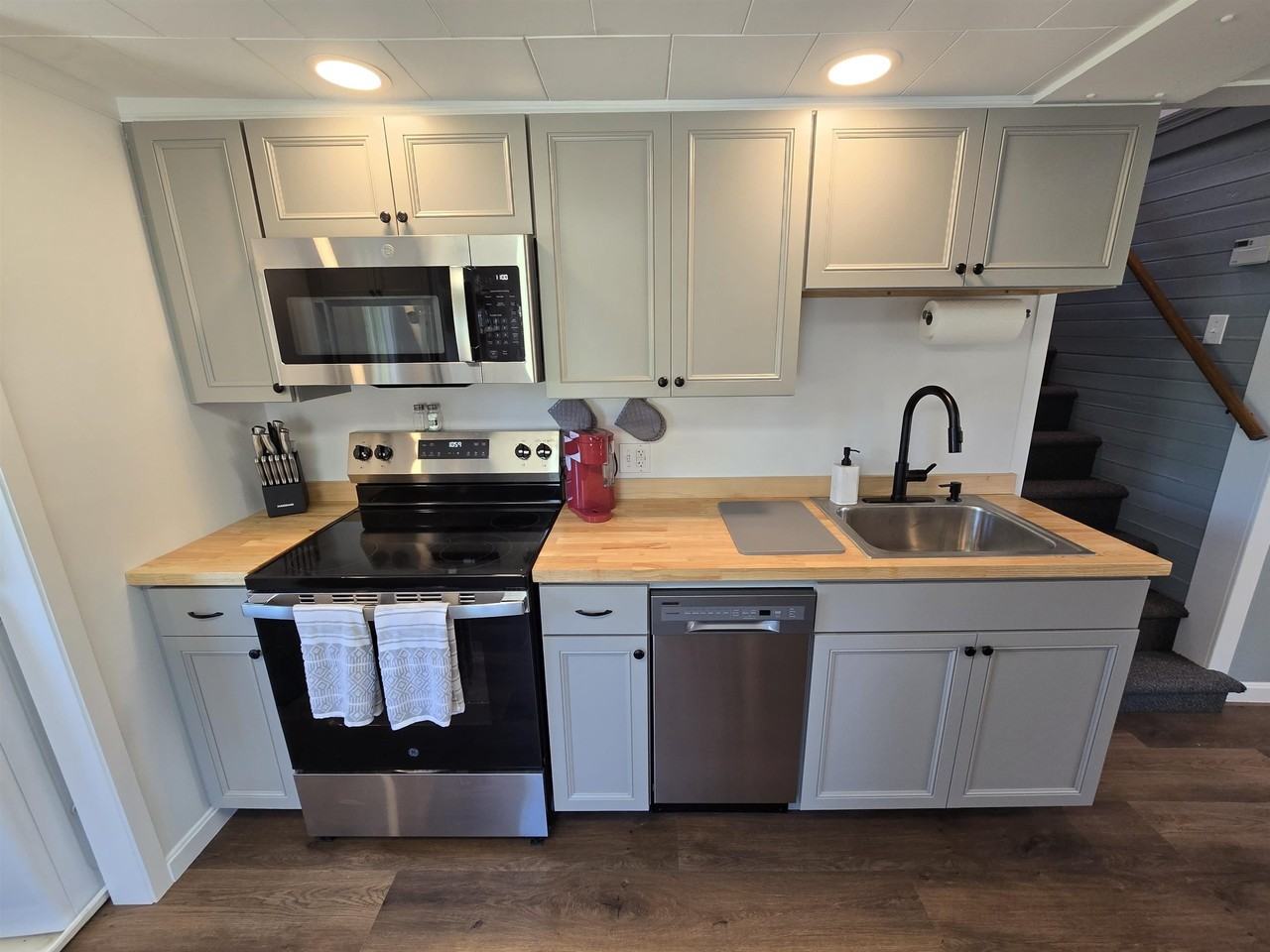 117B West St - Photo 3 of 18