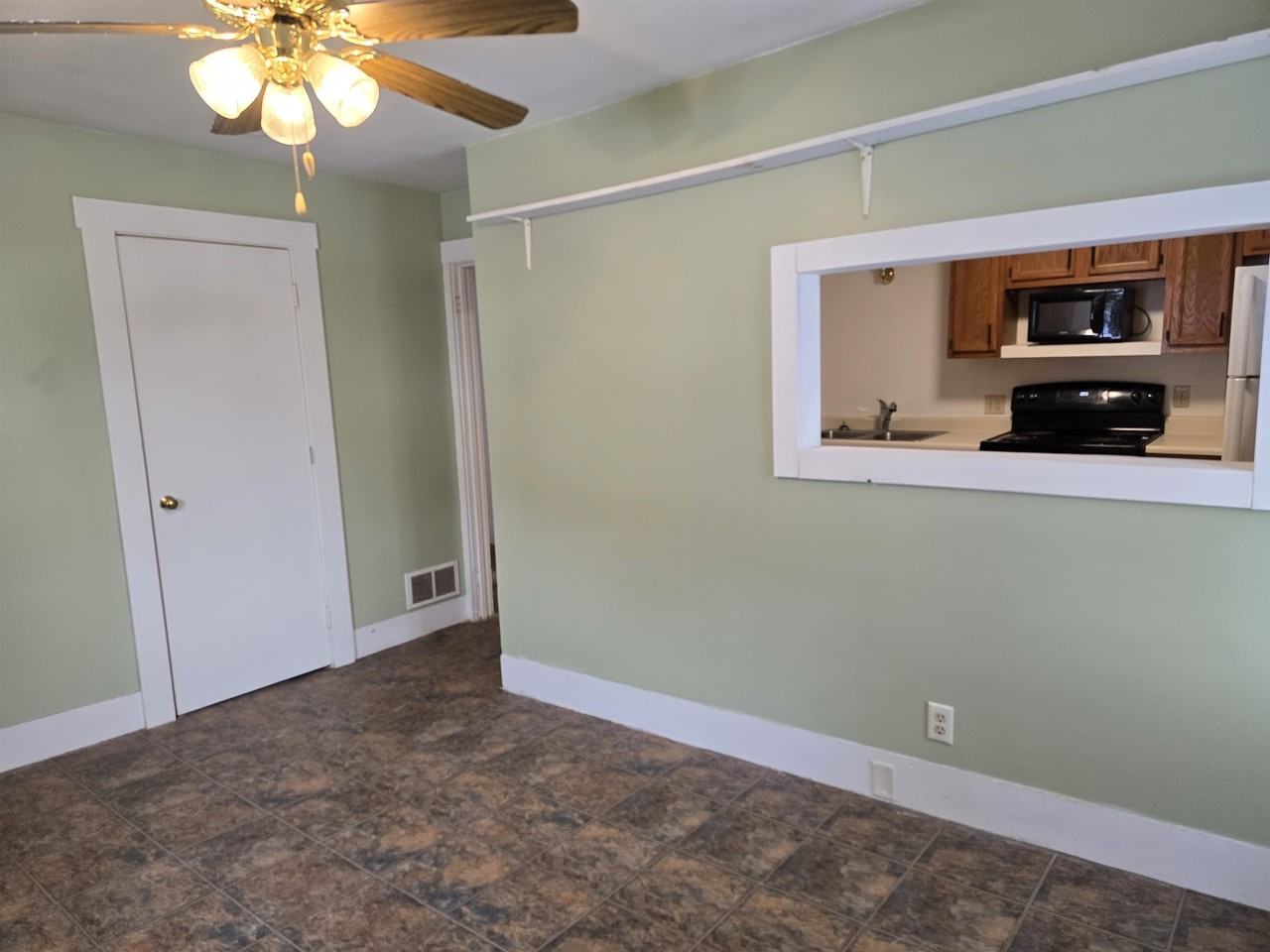 147149 Laurel St #2 - Photo 5 of 17