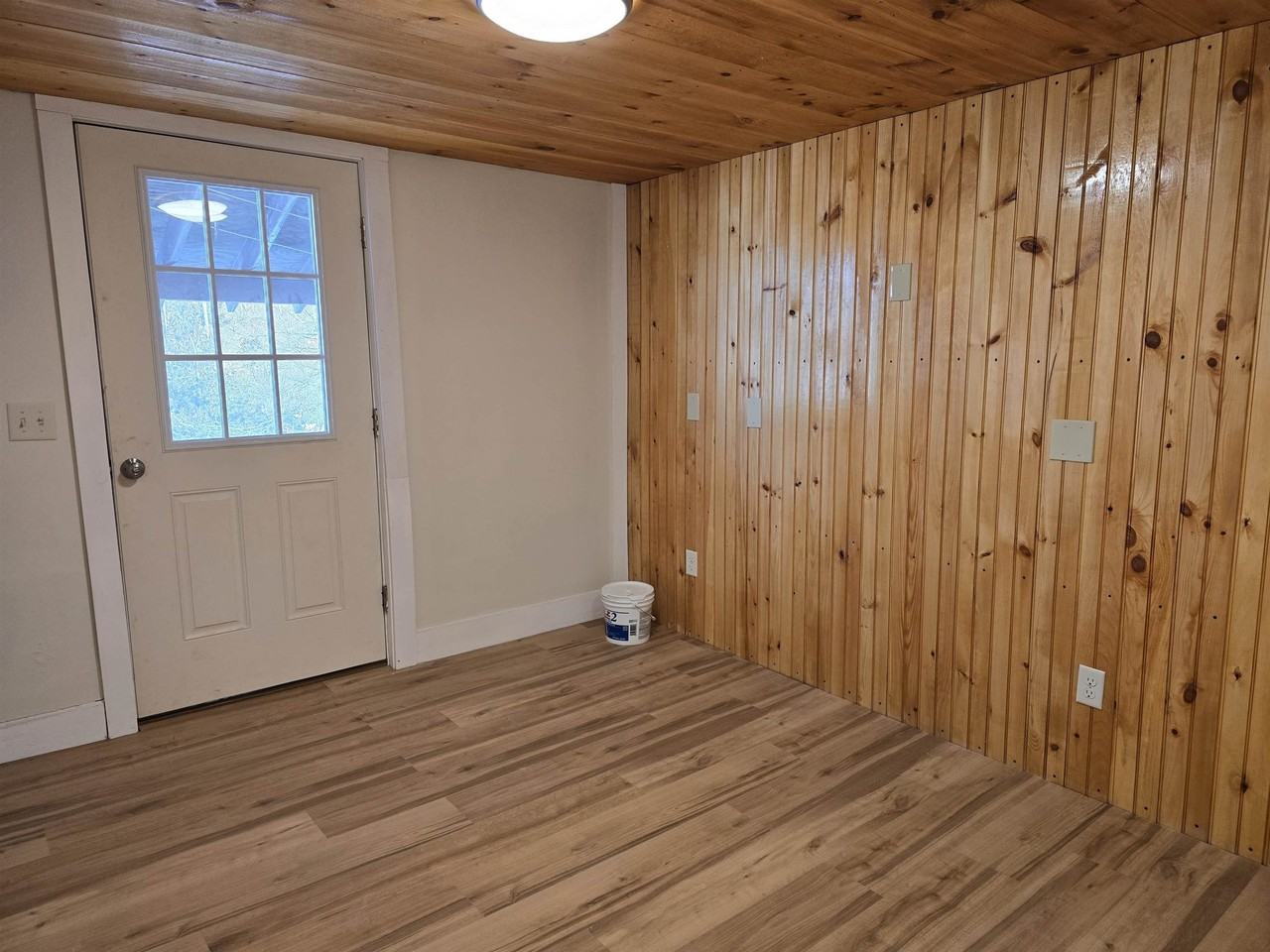 147149 Laurel St #2 - Photo 6 of 17