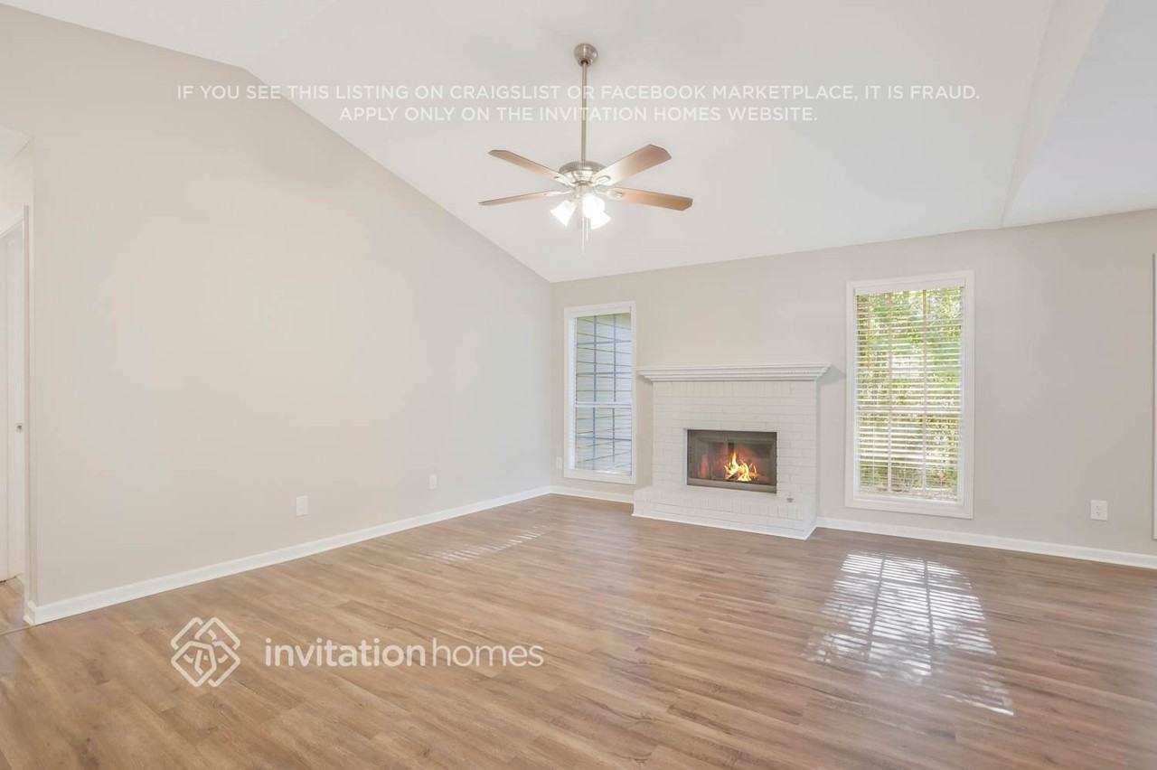 7365 Hunters Ridge Dr - Photo 2 of 16