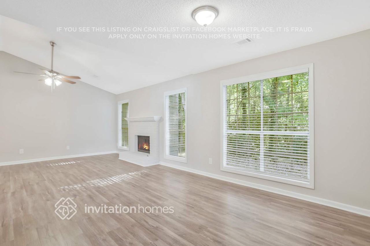 7365 Hunters Ridge Dr - Photo 4 of 16