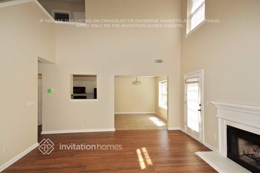 4435 Ravenwood Dr - Photo 4 of 18