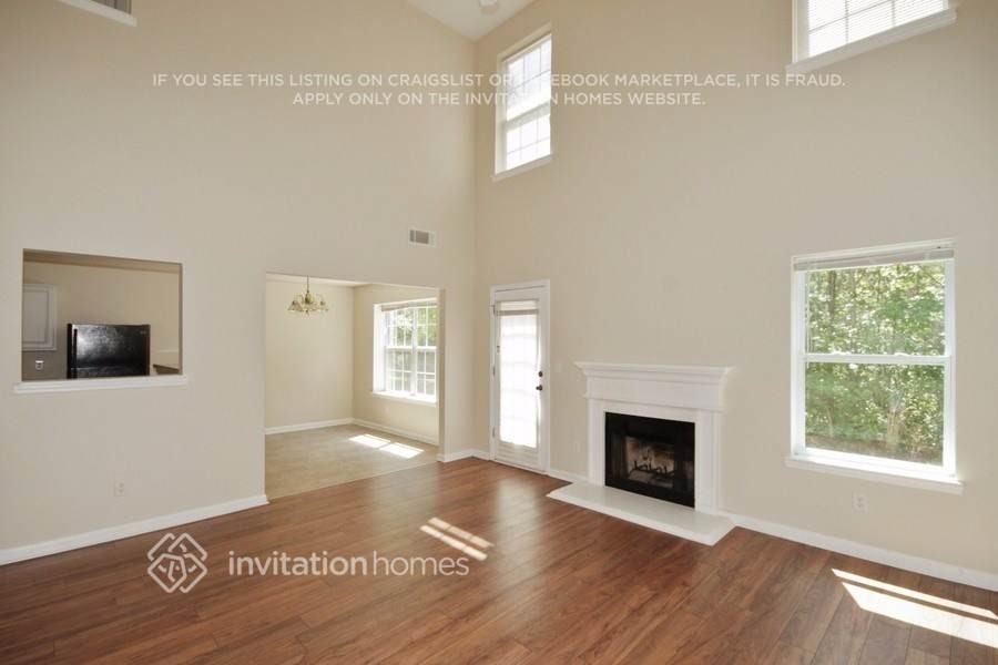 4435 Ravenwood Dr - Photo 5 of 18